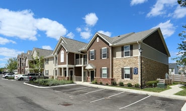 Remington Woods in Lewis Center, OH - Foto de edificio - Building Photo