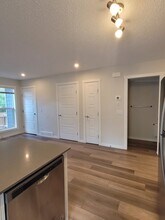 429 Cranbrook Sq SE in Calgary, AB - Building Photo - Building Photo
