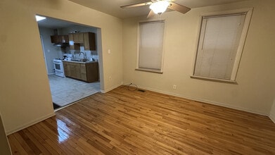 3744 S Wallace St, Unit 1R in Chicago, IL - Foto de edificio - Building Photo