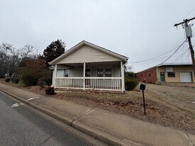 747 S Washington Ave in Greenville, SC - Building Photo