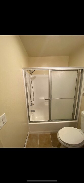 223 E Acacia Ave-Unit -9 in Glendale, CA - Building Photo
