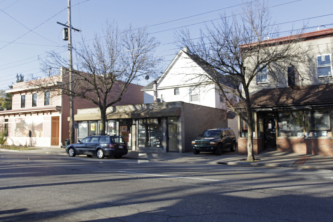 824-826 S Westnedge Ave in Kalamazoo, MI - Foto de edificio