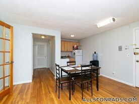 20 Radcliffe Rd, Unit 206 in Boston, MA - Building Photo
