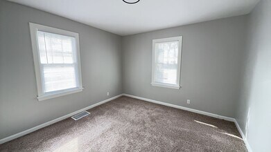 2302 S Hackley St in Muncie, IN - Building Photo - Building Photo