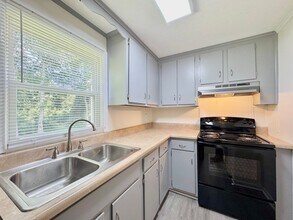 221 Smith St in South Hill, VA - Building Photo - Building Photo