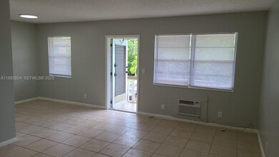 287 Norwich L in West Palm Beach, FL - Building Photo - Building Photo