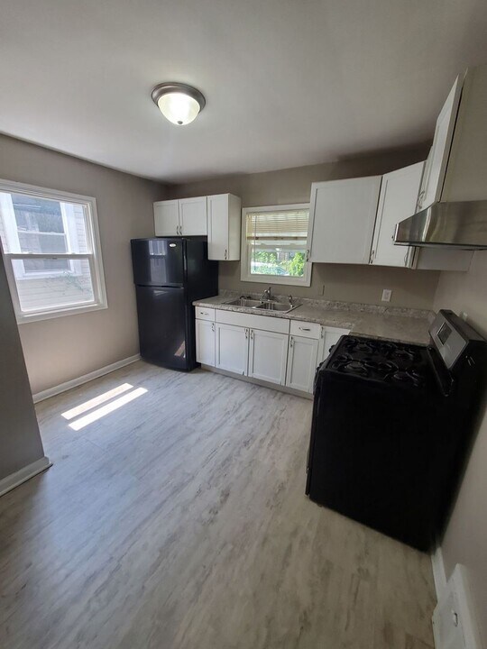 5040 N 28th St in Milwaukee, WI - Building Photo