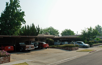 2829-2841 E Harvard Ave in Fresno, CA - Building Photo - Building Photo