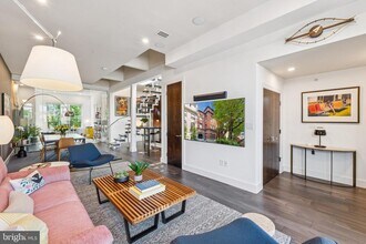 1825 19th St NW in Washington, DC - Building Photo - Building Photo