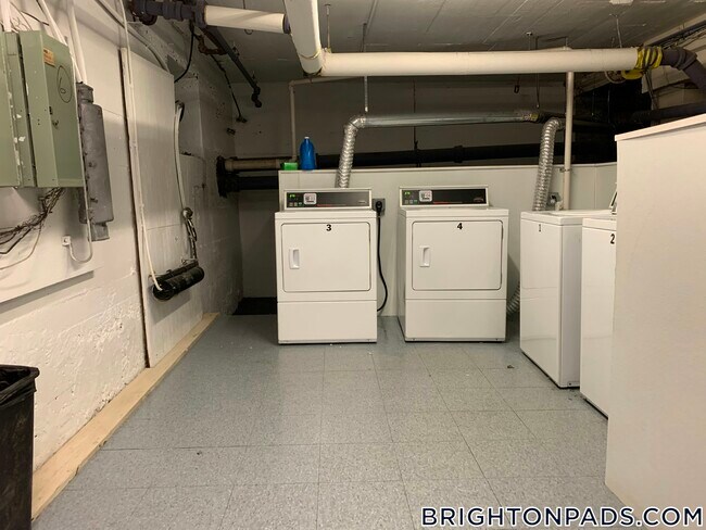 1800 Commonwealth Ave, Unit 30