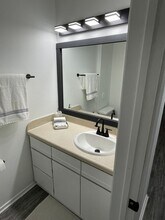 708 W Collins in Denton, TX - Building Photo - Building Photo