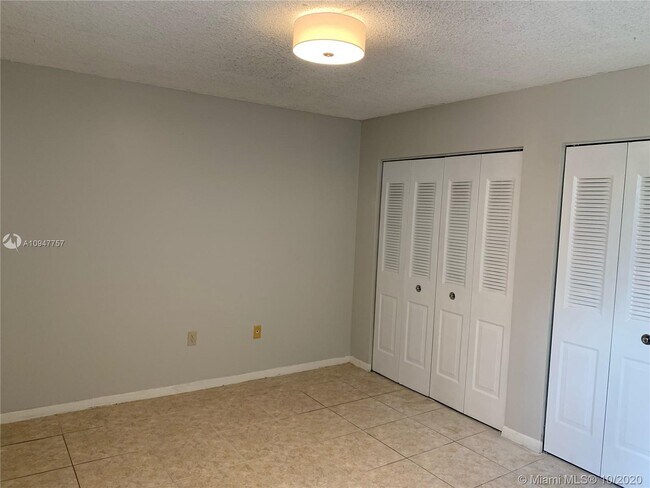 9440 W Flagler St-Unit -206 in Miami, FL - Building Photo - Building Photo