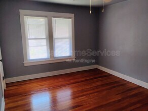 159 W Locust St in Canton, IL - Building Photo - Building Photo