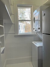 4 Glade Ave, Unit 3 in Boston, MA - Foto de edificio - Building Photo
