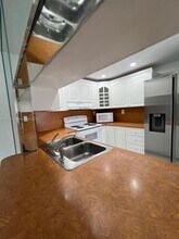 526 NW 99th Ct in Miami, FL - Building Photo - Building Photo