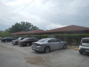 Oakcrest Apartments in Winter Haven, FL - Building Photo - Building Photo