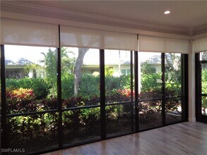 921 Vistana Cir in Naples, FL - Foto de edificio - Building Photo
