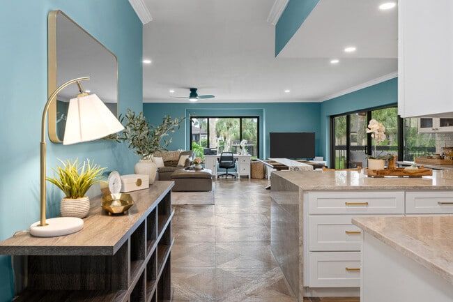 13400 Polo Rd W in Wellington, FL - Building Photo - Building Photo