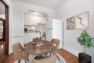2 Connaught Circle in Toronto, ON - Building Photo - Building Photo