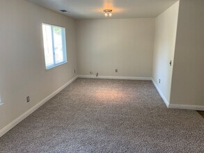 2751 Revere Ln in Chico, CA - Building Photo - Building Photo