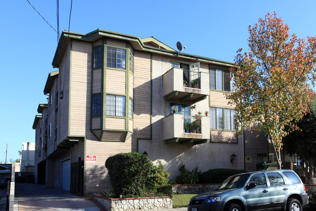 1064 Ohio Ave in Long Beach, CA - Foto de edificio