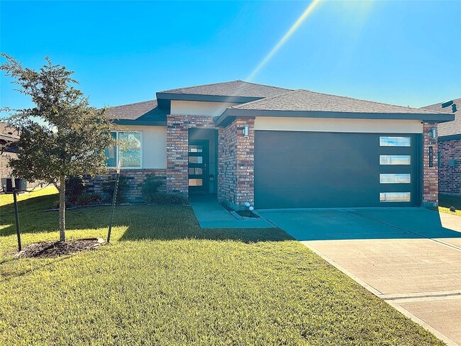 6811 Fleetwood Crescent Wy in Richmond, TX - Building Photo - Building Photo