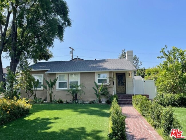 13964 La Maida St in Los Angeles, CA - Building Photo - Building Photo