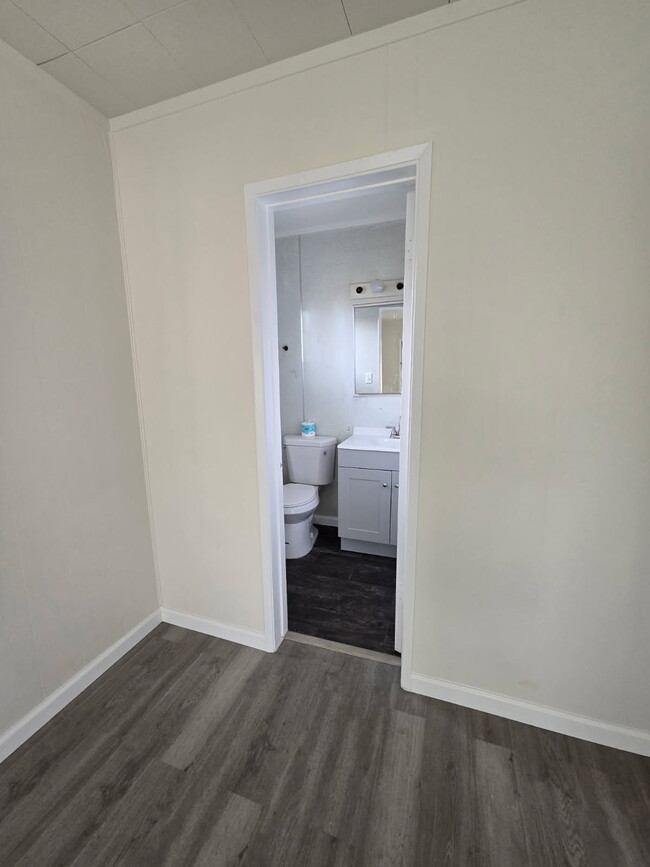 3209 Mona Way in Bakersfield, CA - Building Photo - Building Photo