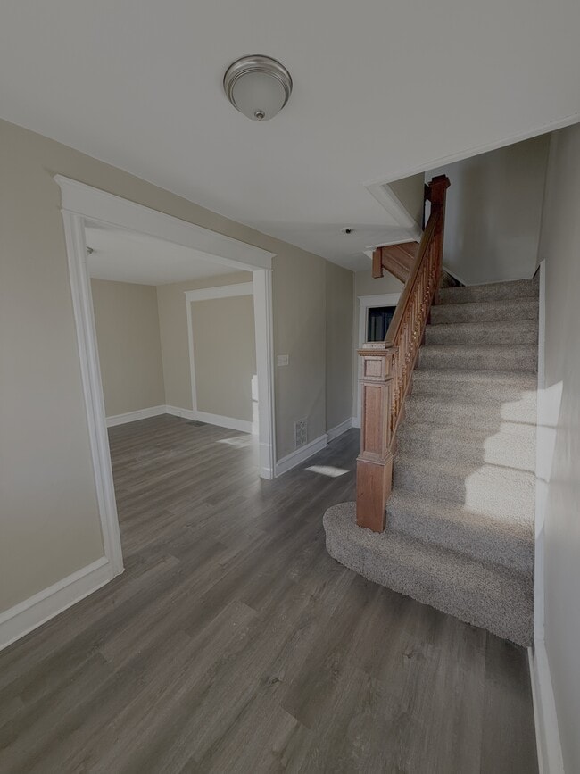 property at 1913 W 2nd St