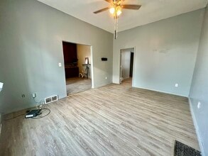 87 King St E in Chatham, ON - Building Photo - Building Photo