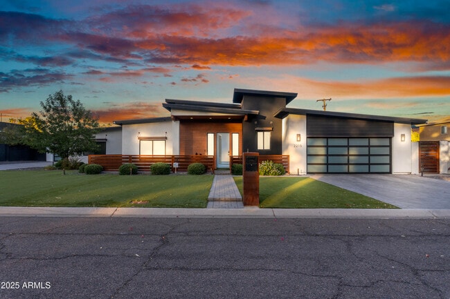 property at 2215 N 38th Way