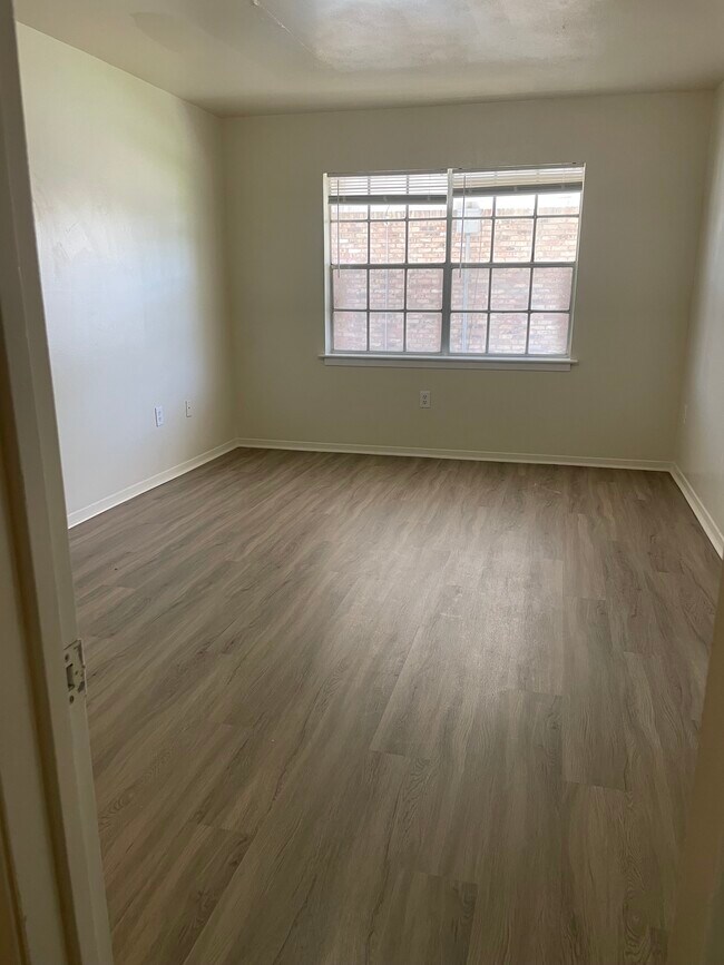 675 Wooddale Blvd in Baton Rouge, LA - Building Photo - Building Photo