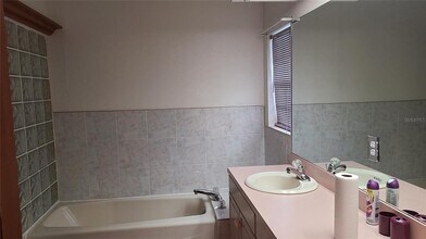 8404 Barrett Pl in Tampa, FL - Foto de edificio - Building Photo