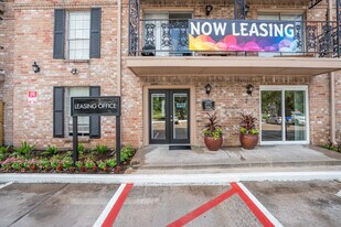 8751 Broadway in Houston, TX - Building Photo