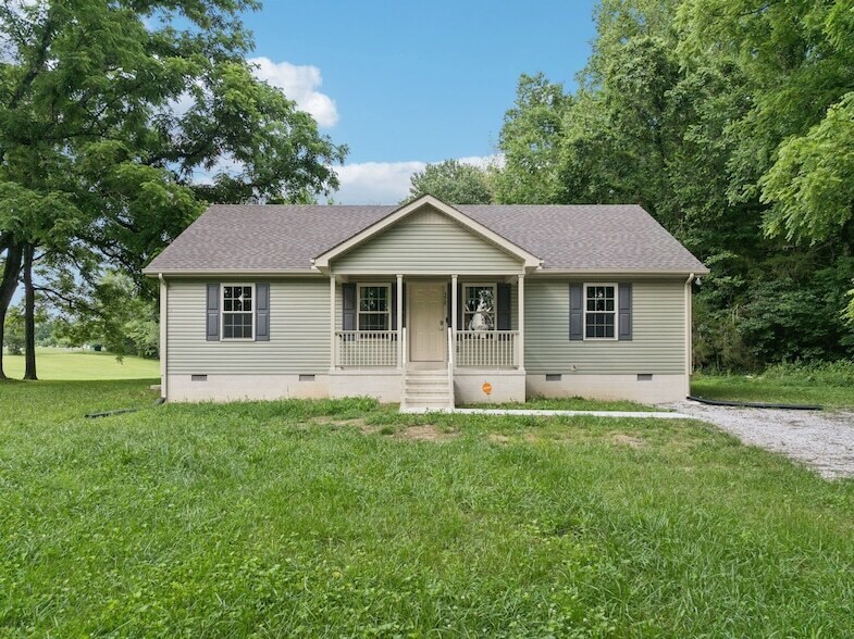 372 Summitville Rd in Manchester, TN - Building Photo