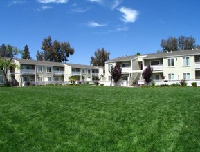 Parkside Brentwood in Brentwood, CA - Foto de edificio - Building Photo