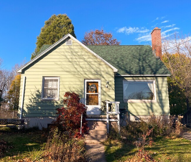 418 Blemhuber Ave in Marquette, MI - Building Photo - Building Photo