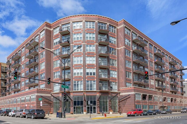 property at 1000 W Adams St