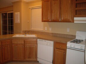 2407 W Cache La Poudre St in Colorado Springs, CO - Building Photo - Building Photo