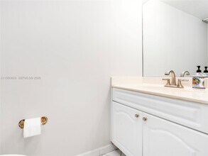 835 NE 17th Way in Fort Lauderdale, FL - Building Photo - Building Photo