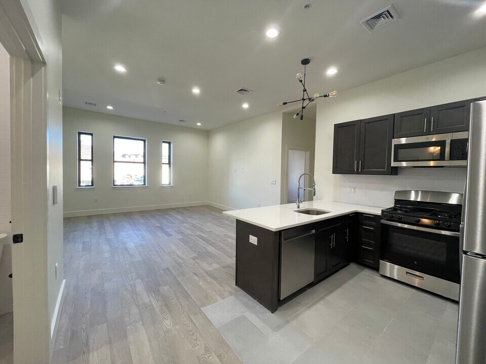 604 Bloomfield in Bloomfield, NJ - Foto de edificio