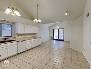 10487 N Fairway Vista Ln in Tucson, AZ - Building Photo - Building Photo