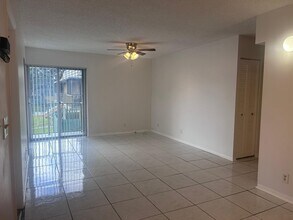 1856 Fairview Villas Dr in West Palm Beach, FL - Building Photo - Building Photo