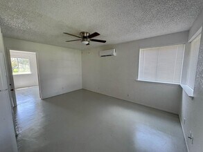 109 Logan Dr in Buchanan Dam, TX - Building Photo - Building Photo