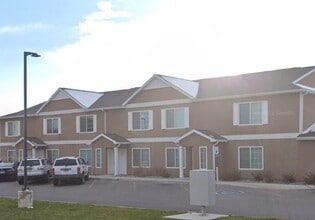 614 Hill St in Riverton, WY - Building Photo - Building Photo