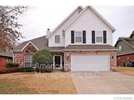 8934 S Erie Ave in Tulsa, OK - Building Photo