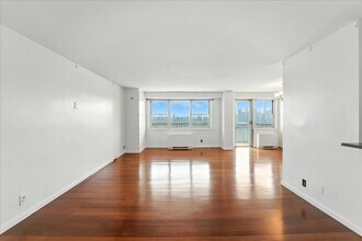 6600 Boulevard E, Unit 11D in West New York, NJ - Foto de edificio - Building Photo