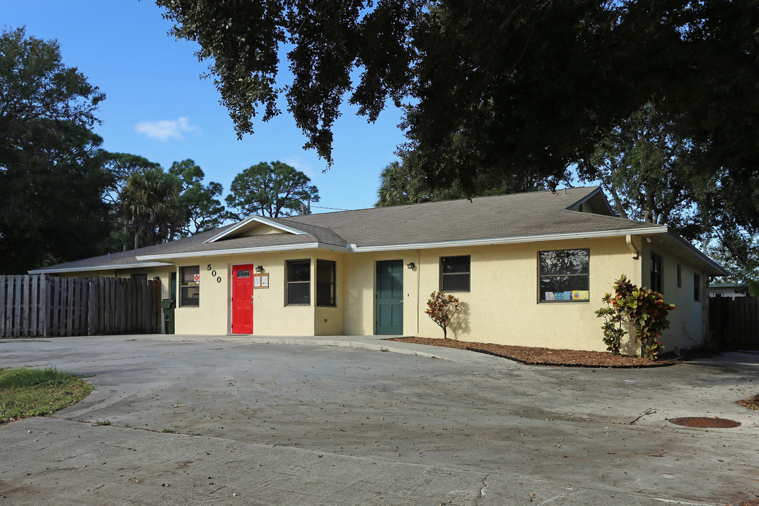 500 Stuart Ave in Stuart, FL - Building Photo