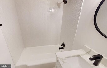 840 Park Ave in Baltimore, MD - Building Photo - Building Photo