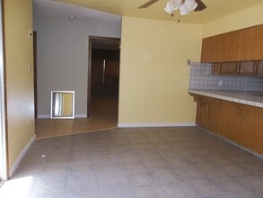 41978 Rd 72 in Dinuba, CA - Building Photo - Building Photo
